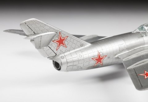 Советский истребитель МиГ-15, 1:72