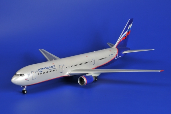 Пасс. авиалайнер "Боинг 767-300", 1:144