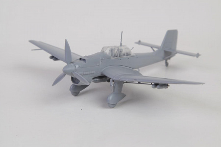 Немецкий бомбардировщик Юнкерс Ju-87B2, 1:72