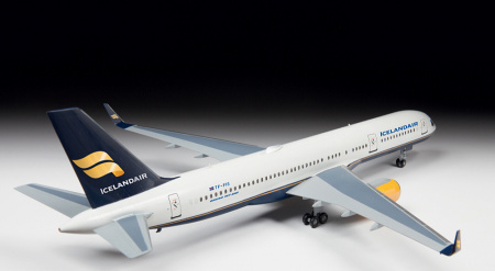 Пассажирский авиалайнер "Боинг-757-200", 1:144