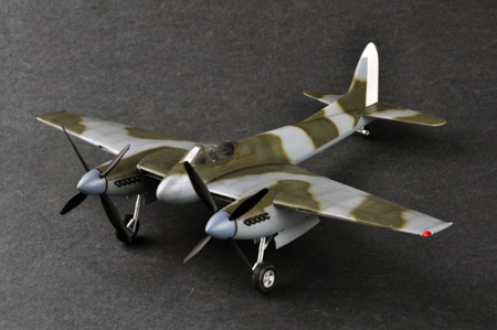 Британский многоцелевой истребитель De Havilland Hornet F.3, 1:48, [02894]