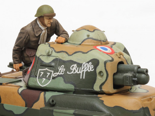 Французский легкий танк R35, с фигурой танкиста. Наборные траки.