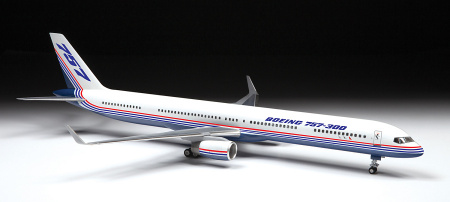 Пассажирский авиалайнер Боинг 757-300, 1:144