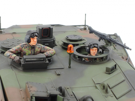 Танк Leopard 2 A6, 1/35