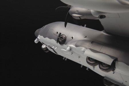 Американский самолет огневой поддержки AС-130J Ghostrider, 1:72