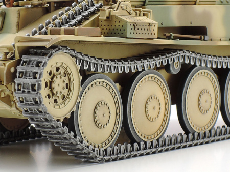 Самоходная установка MARDER III M (Нормандский фронт) с 5 фигурами и фототравлением.