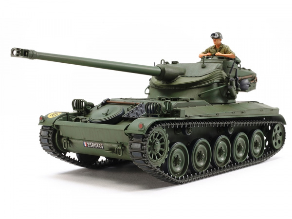 Французский легкий танк AMX-13, с фигурой командира, 1/35