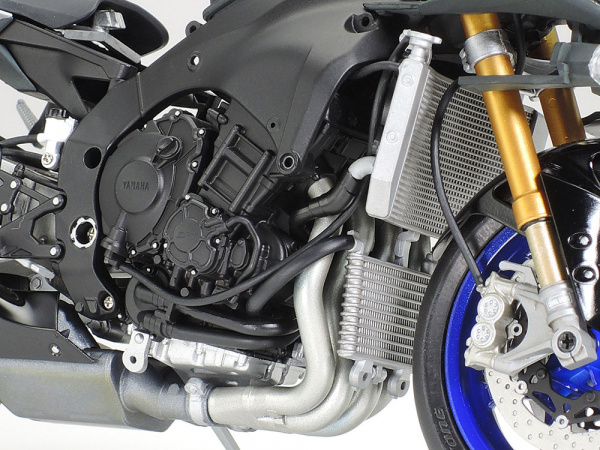 Мотоцикл Yamaha YZF-R1M, 1/12