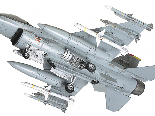Самолет F-16CJ Fighting Falcon, 1/48