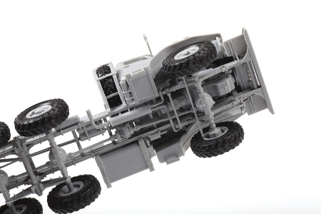 Российский армейский грузовик "Урал" 4320, 1:72