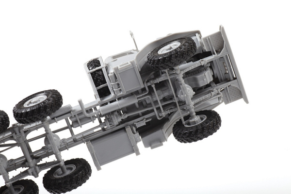 Российский армейский грузовик "Урал" 4320, 1:72