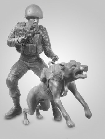 Офицер подразделения K-9 IDF с собакой, 1:16, (16102)
