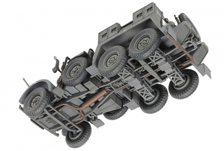 Немецкий грузовик 6*4 Truck Kfz.69 с 3,7см пушкой, 1/48
