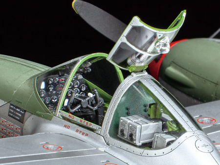 Истребитель Lockheed P-38J Lightning, 1:48
