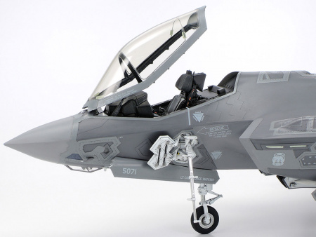 Истребитель Lockheed F-35A Lightning II, 1:48