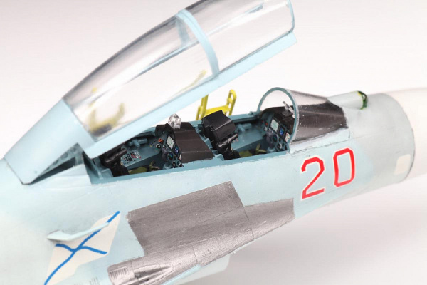 Российский учебно-боевой самолет "Су-27УБ", 1:72
