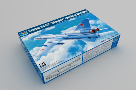Советский тактический бомбардировщик Ту-22 "Блиндер", 1:72, [01695]