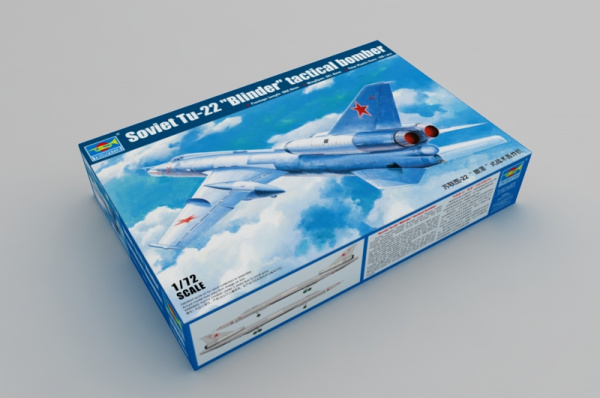 Советский тактический бомбардировщик Ту-22 "Блиндер", 1:72, [01695]