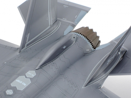 Истребитель Lockheed F-35A Lightning II, 1:48