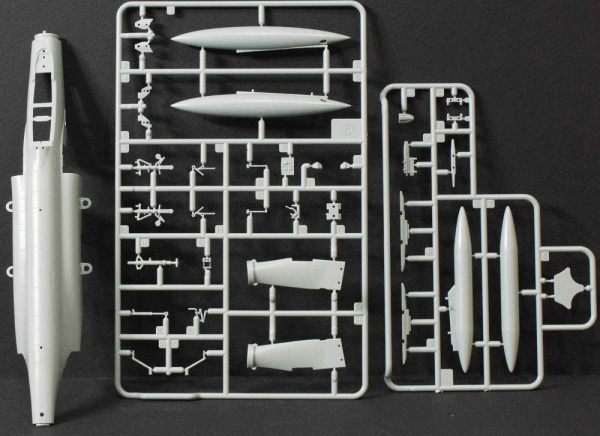 Самолет USMC F-4J, 1/72