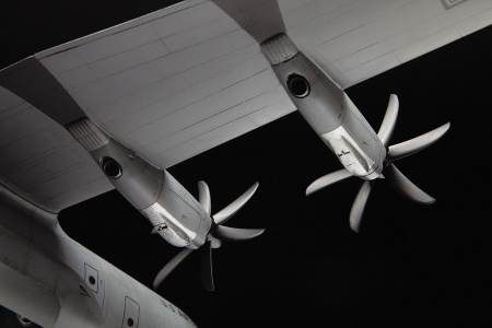 Военно-транспортный самолет С-130J, 1:72