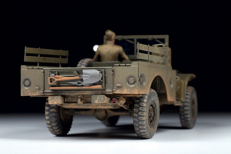 Американский армейский автомобиль WC-52 "Три четверти" с лебедкой, 1:35