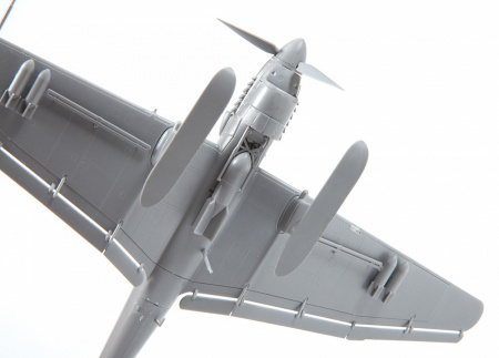 Немецкий бомбардировщик Юнкерс Ju-87B2-U4 "Stuka" на лыжах, 1:72