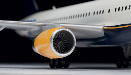 Пассажирский авиалайнер "Боинг-757-200", 1:144