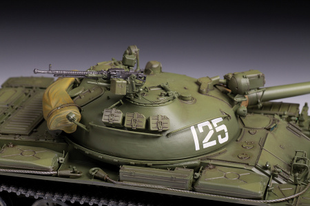 Советский боевой танк Т-62 (1974-1975), 1:35