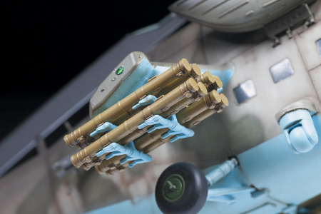 Советский ударный вертолёт Ми-35М, 1:48