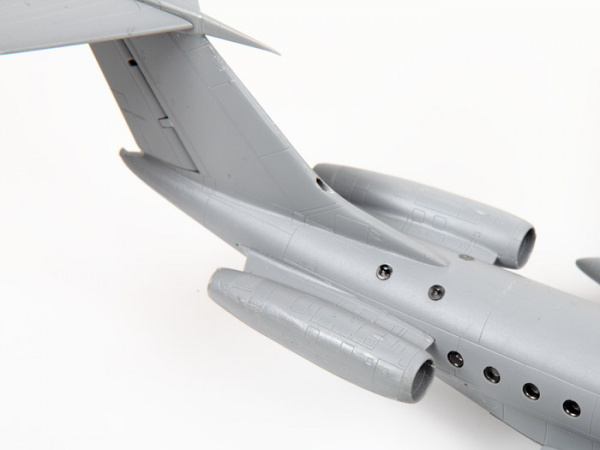 Пассажирский авиалайнер Ту-134А/Б-3, 1:144