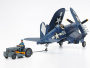 Самолет F4U-1D Corsair w/ Motor Tug 1/48