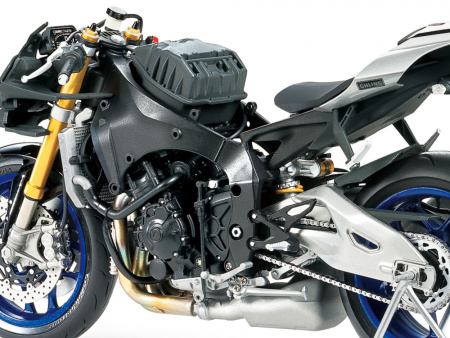 Мотоцикл Yamaha YZF-R1M, 1/12