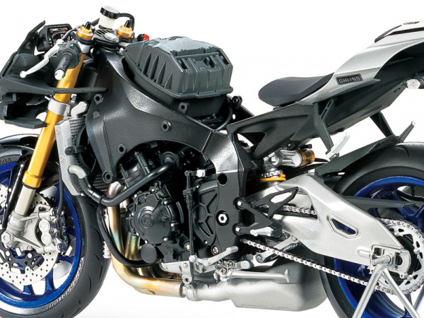 Мотоцикл Yamaha YZF-R1M, 1/12