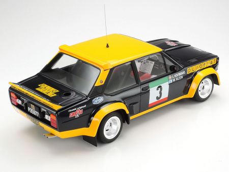 А/м 131 Abarth Rally Olio Fiat с двумя фигурками пилотов, 1/20