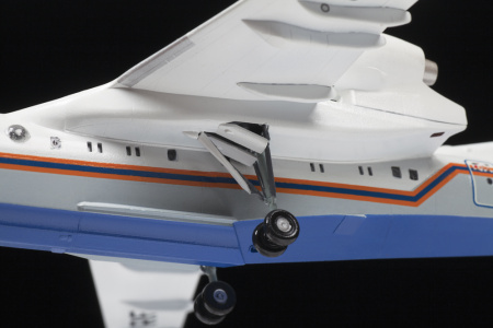 Российский самолет-амфибия Бе-200, 1:144