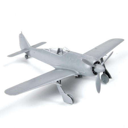 Немецкий истребитель Фокке-Вульф FW-190A4, 1:72