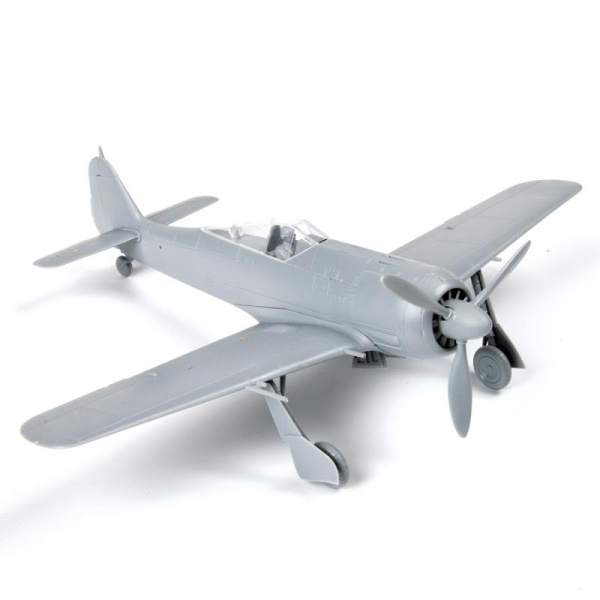 Немецкий истребитель Фокке-Вульф FW-190A4, 1:72