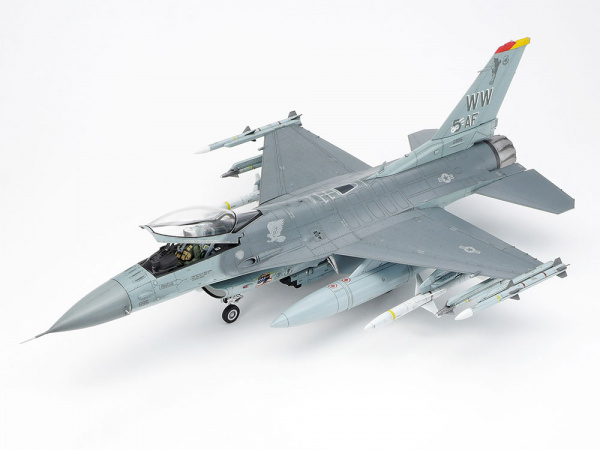 Самолет F-16CJ Fighting Falcon, 1/48