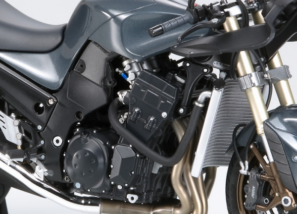 Мотоцикл Kawasaki ZZR1400, 1/12