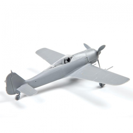 Немецкий истребитель Фокке-Вульф FW-190A4, 1:72
