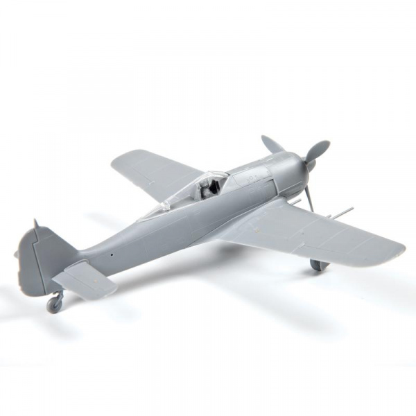 Немецкий истребитель Фокке-Вульф FW-190A4, 1:72