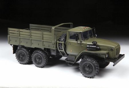 Российский армейский грузовик Урал-4320, 1:35