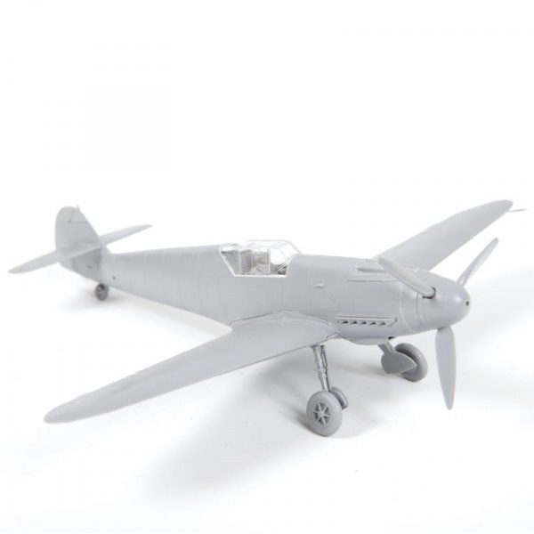 Немецкий истребитель Мессершмитт Bf-109F2, 1:72