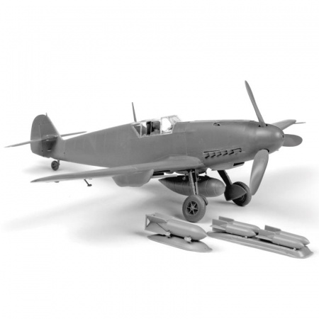 Немецкий истребитель "Мессершмитт" Bf-109F4, 1:48