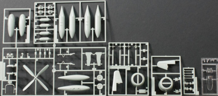 Самолет F8F-1/2, 1/48