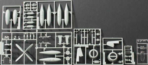 Самолет F8F-1/2, 1/48