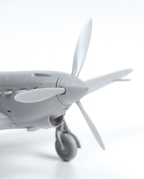 Советский истребитель Як-1, 1:72, (7327)
