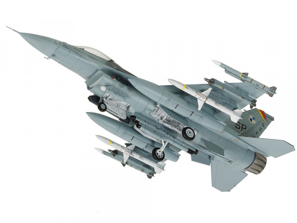 Самолет F-16 CJ Fighting Falcon w/Full Equipment 1/72