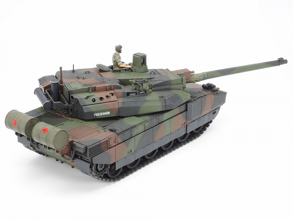 Французский основной танк Leclerc Series 2, с фигурой командира, 1/35